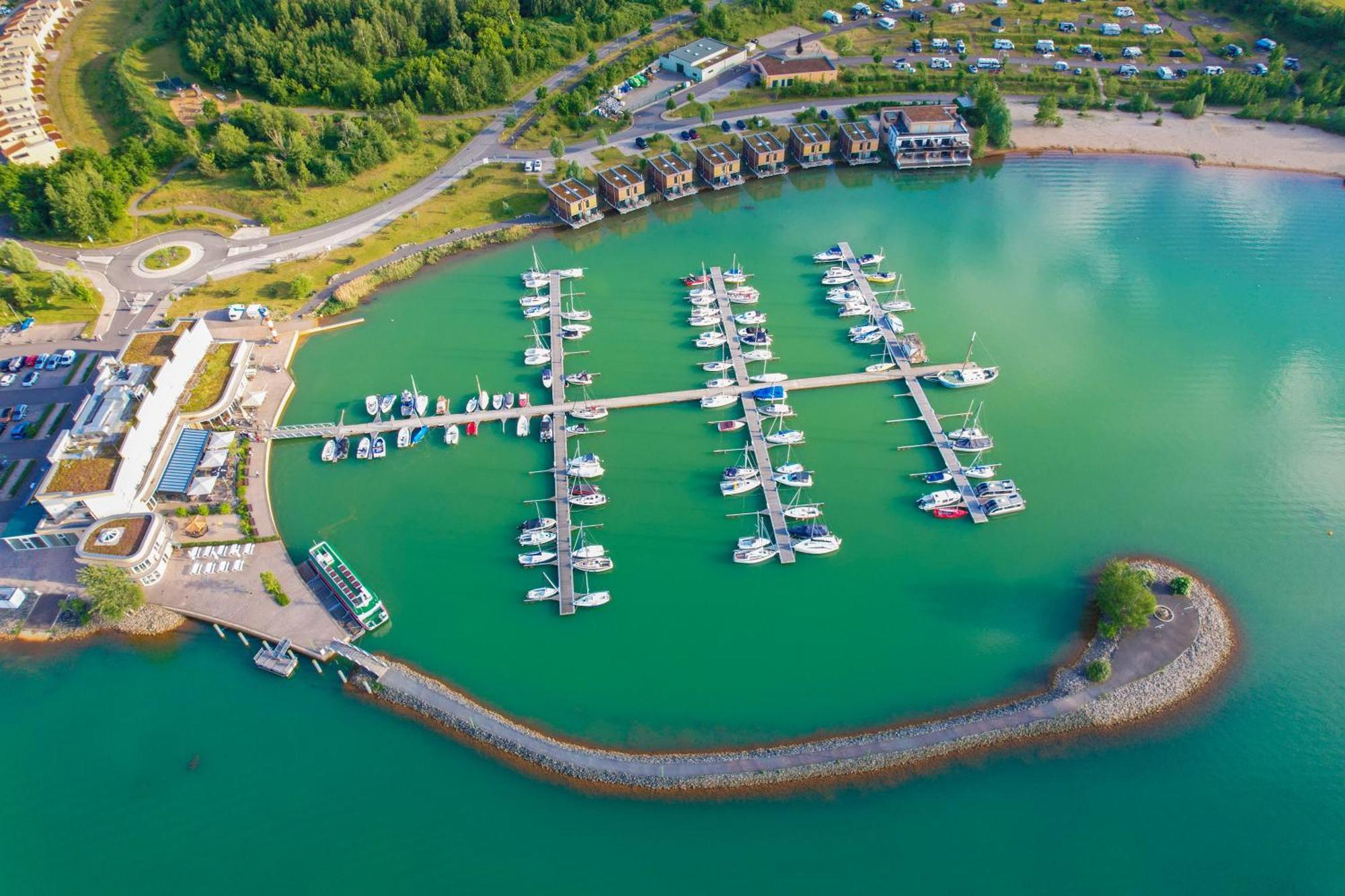 Lagovida Das Ferienresort Am Stoermthaler See Großpösna Kültér fotó